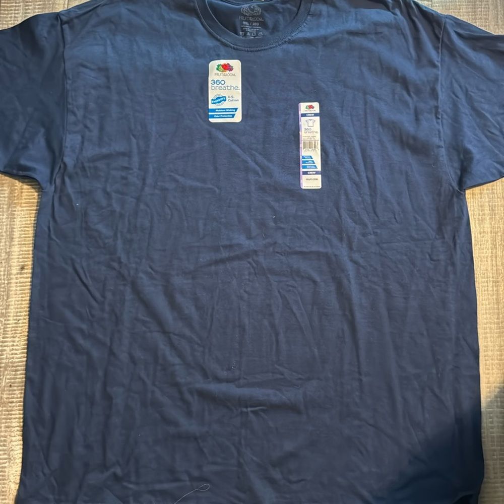 NWT‎ Men’s Tshirt- size 2XL